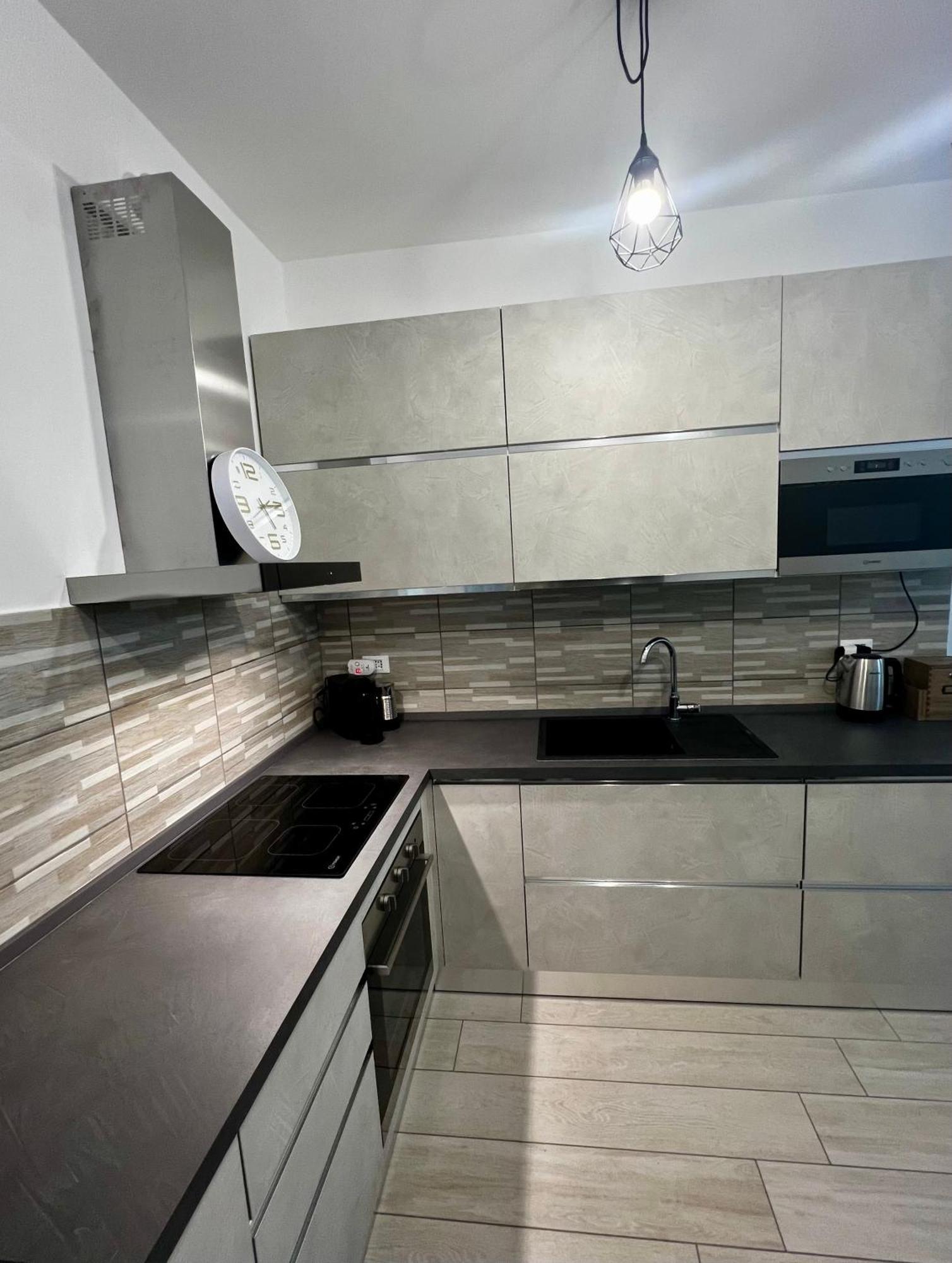 Elegant & Spacious 2br 2ba Unit With Private Patio Appartamento