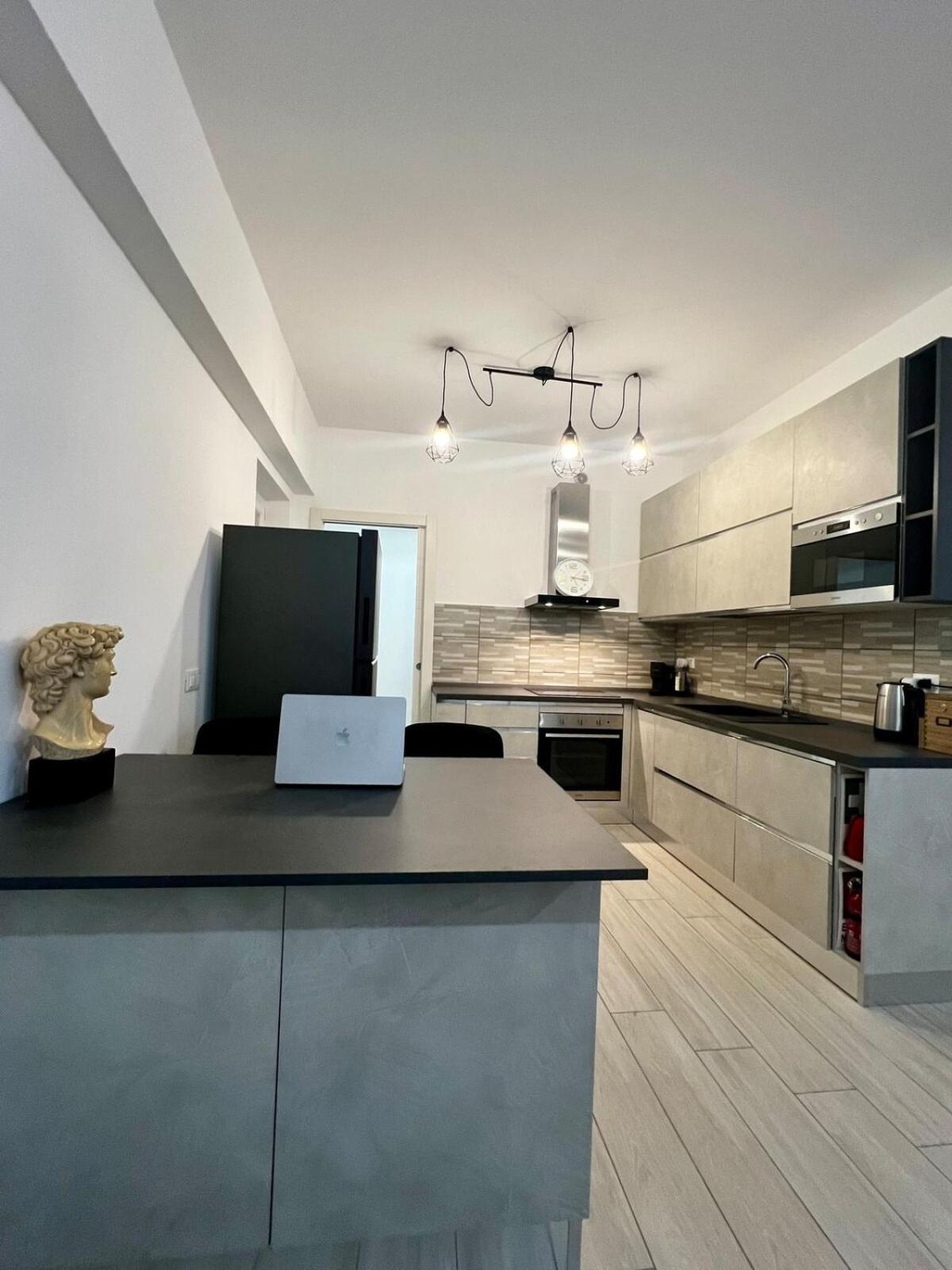 Elegant & Spacious 2br 2ba Unit With Private Patio Appartamento Roma