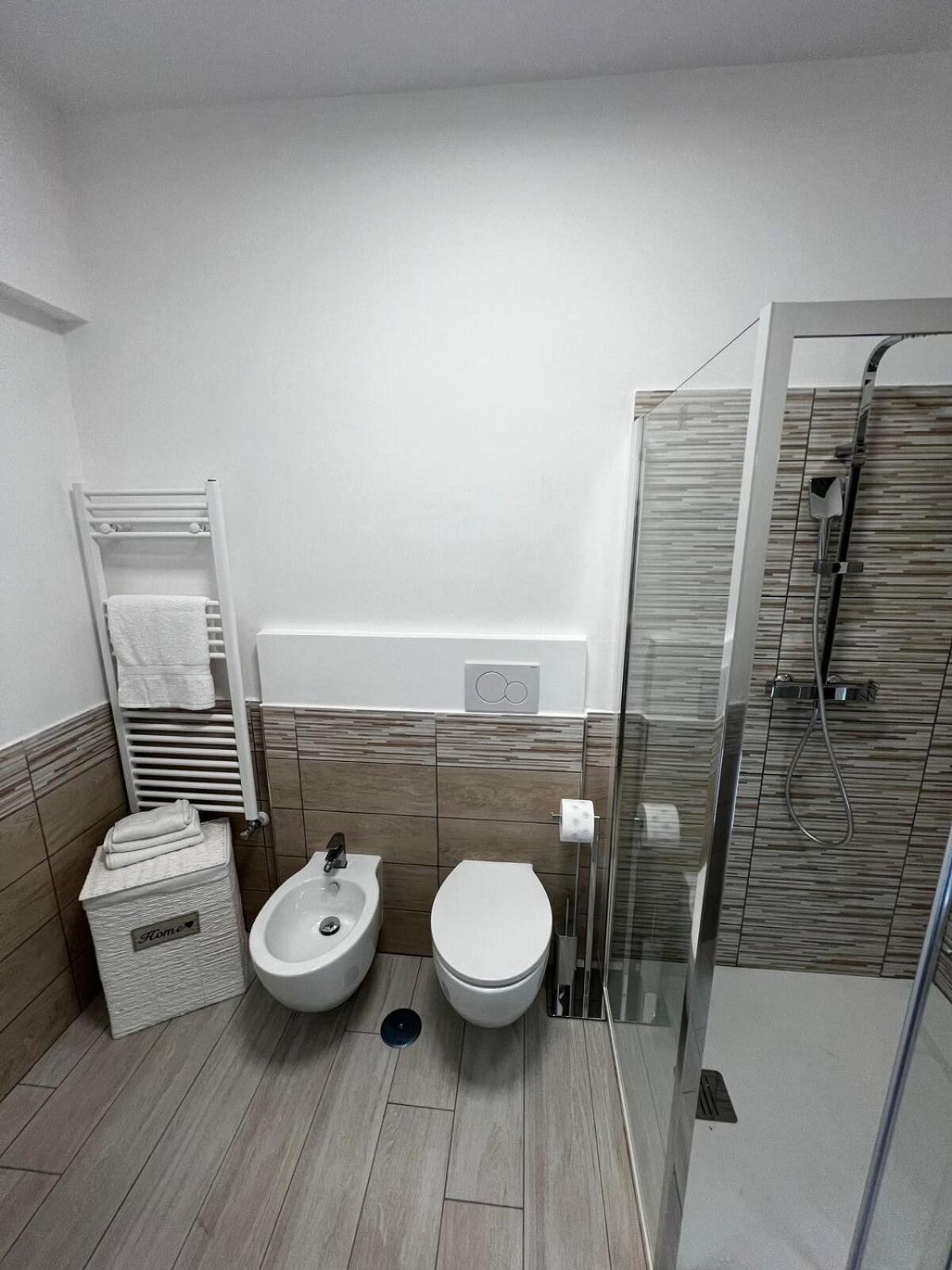 Elegant & Spacious 2br 2ba Unit With Private Patio Apartamento *