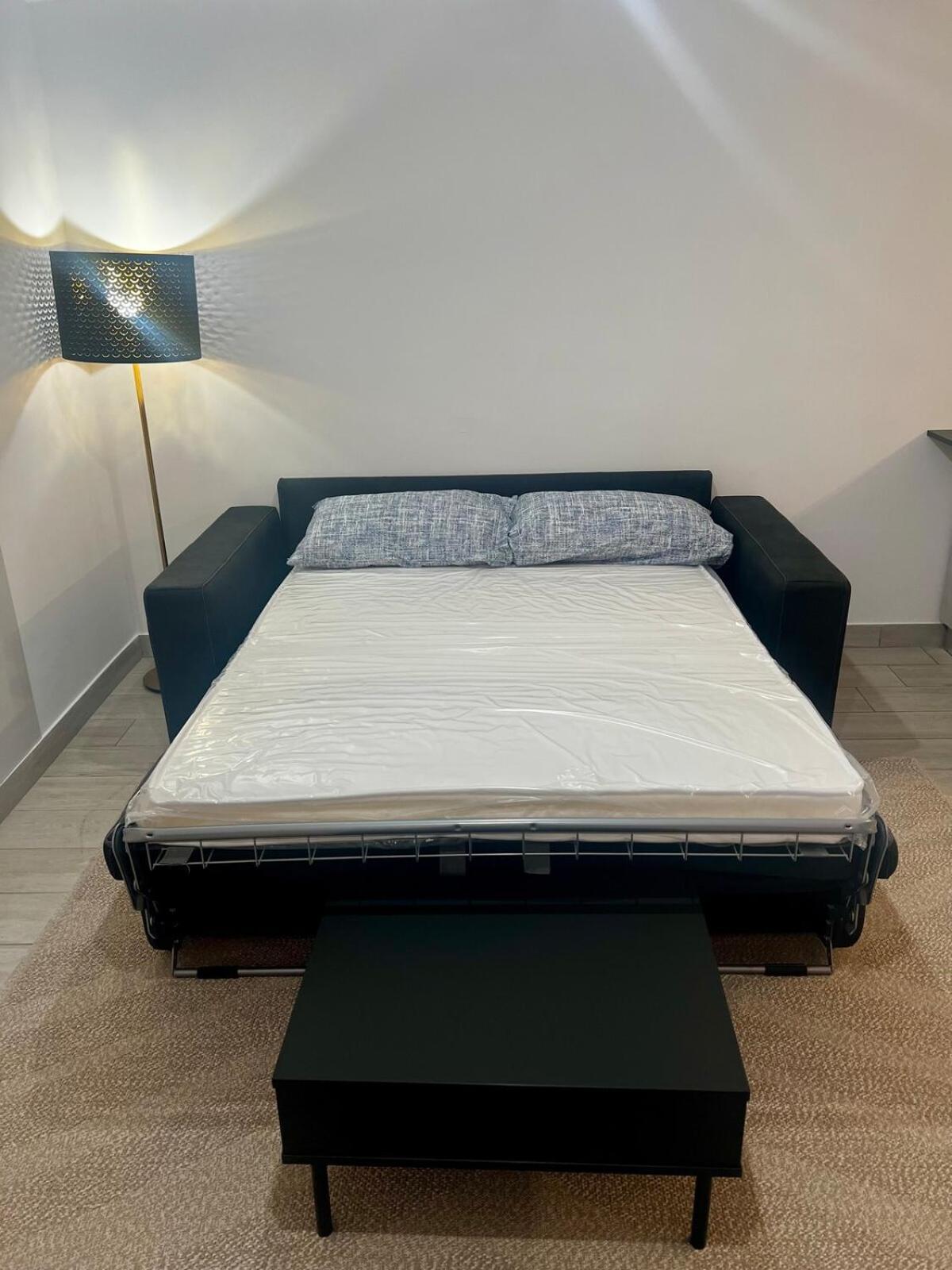 Elegant & Spacious 2br 2ba Unit With Private Patio Roma